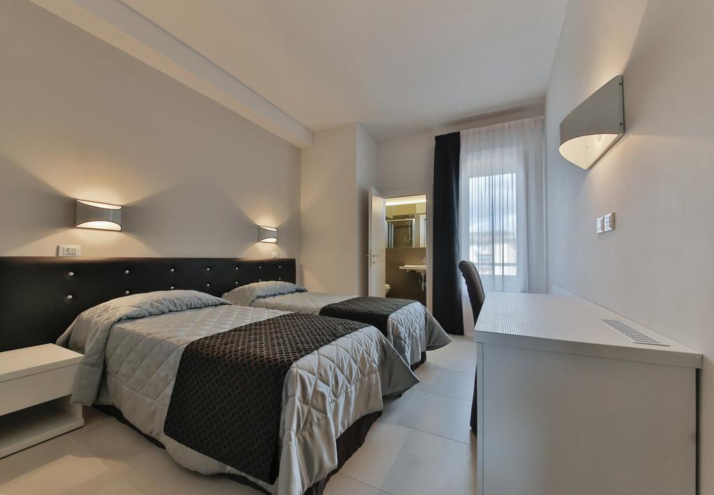 Hotel Delta Montevarchi Habitación foto